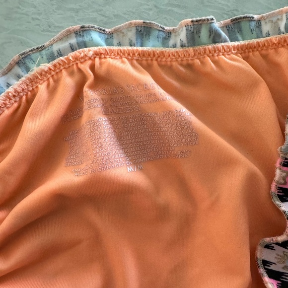 Victoria’s Secret bikini bathing suit set - Picture 6 of 7